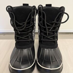 Newbury Black Snow Boots